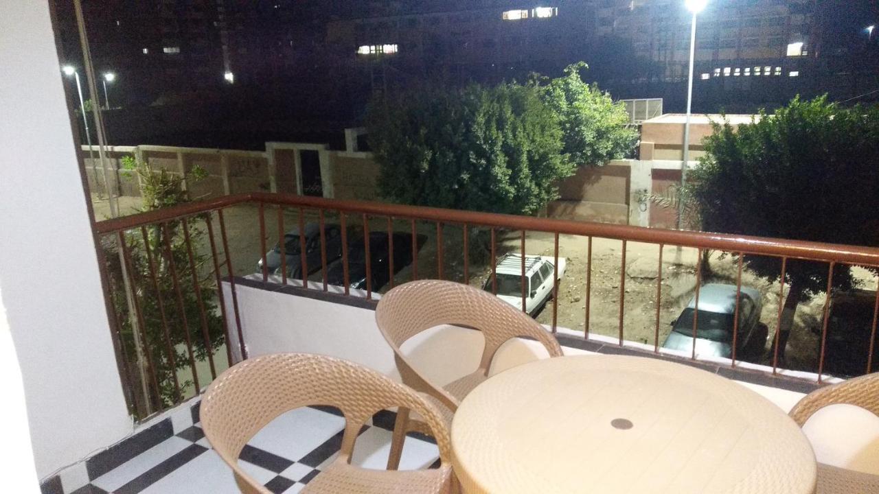 مكرم عبيد للعائلات فقط 21 (adults Only) Il Cairo