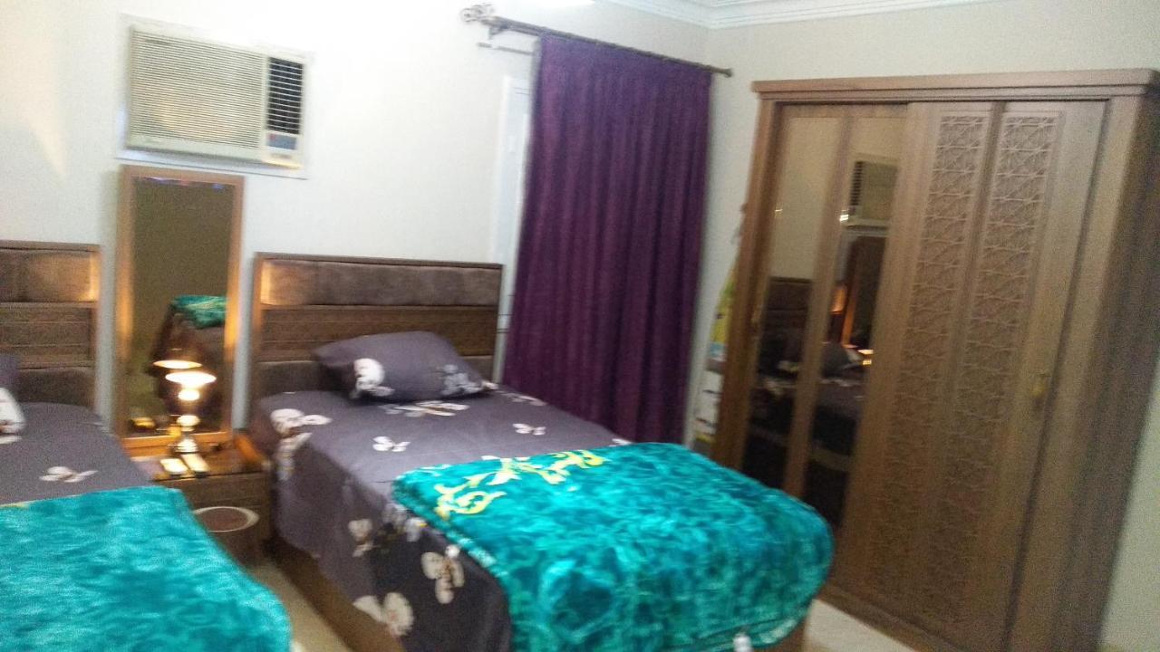 مكرم عبيد للعائلات فقط 21 (adults Only) Cairo