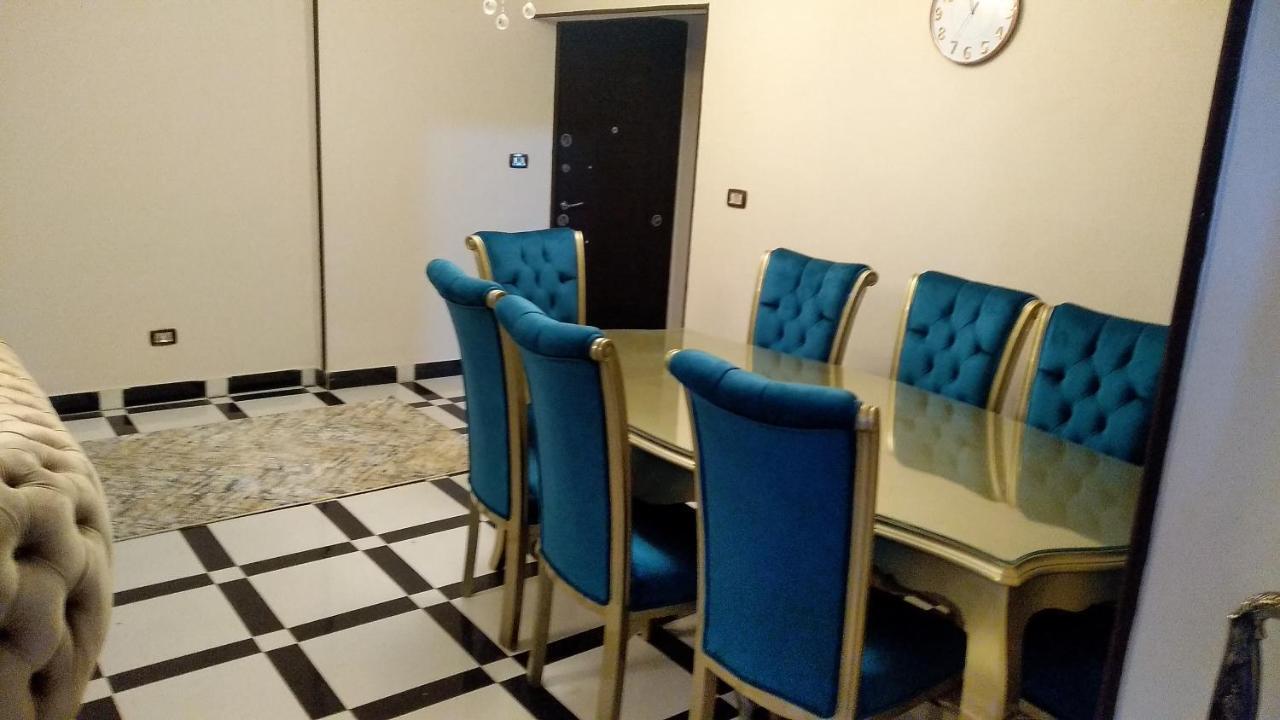 مكرم عبيد للعائلات فقط 21 (adults Only) Il Cairo